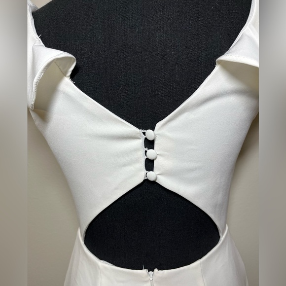 NWOT David’s Bridal DB Studio Ruffle Strap, Keyhole Back Dress - Picture 4 of 5